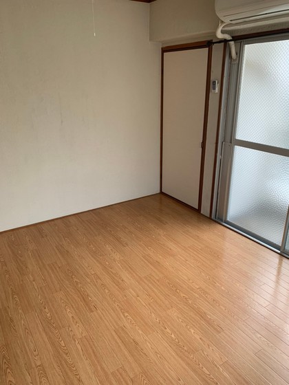 居室・リビング　※別号室のお写真です