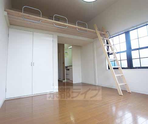 居室・リビング　ロフト付きの部屋です。