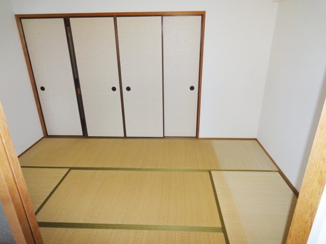 収納　同物件別号室の写真です。