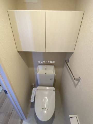 トイレ　103 温水洗浄暖房便座