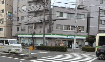 コンビニ　ファミリーマート 大東町二丁目店（コンビニ）まで392m