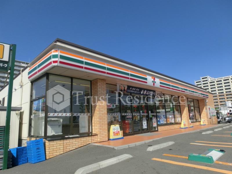 コンビニ　セブン-イレブン江東新砂３丁目店（コンビニ）まで878m