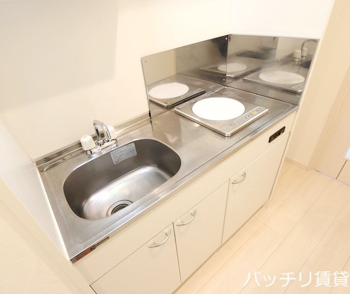 キッチン　※同型タイプ写真の為、現状優先。