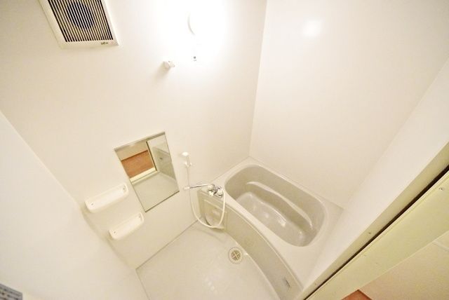 バス・シャワールーム　きれいなバスルーム