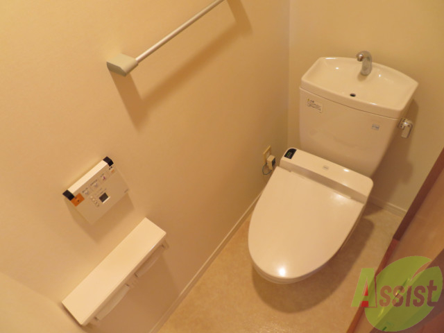 トイレ　トイレはウォッシュレット付き、ゆったりできますね