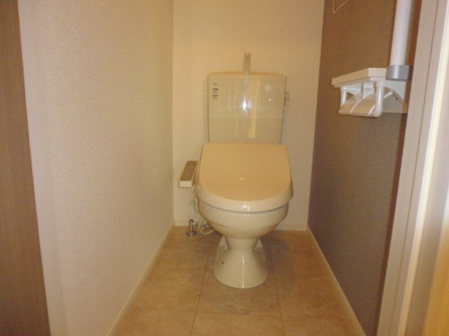 トイレ　温水洗浄便座