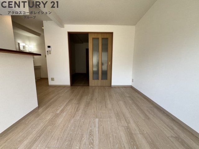 居室・リビング　エアコン付きです☆