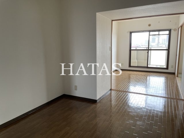 居室・リビング　同物件別部屋です。