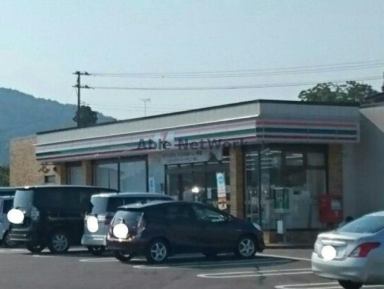 コンビニ　セブンイレブン小千谷大橋店（コンビニ）まで825m