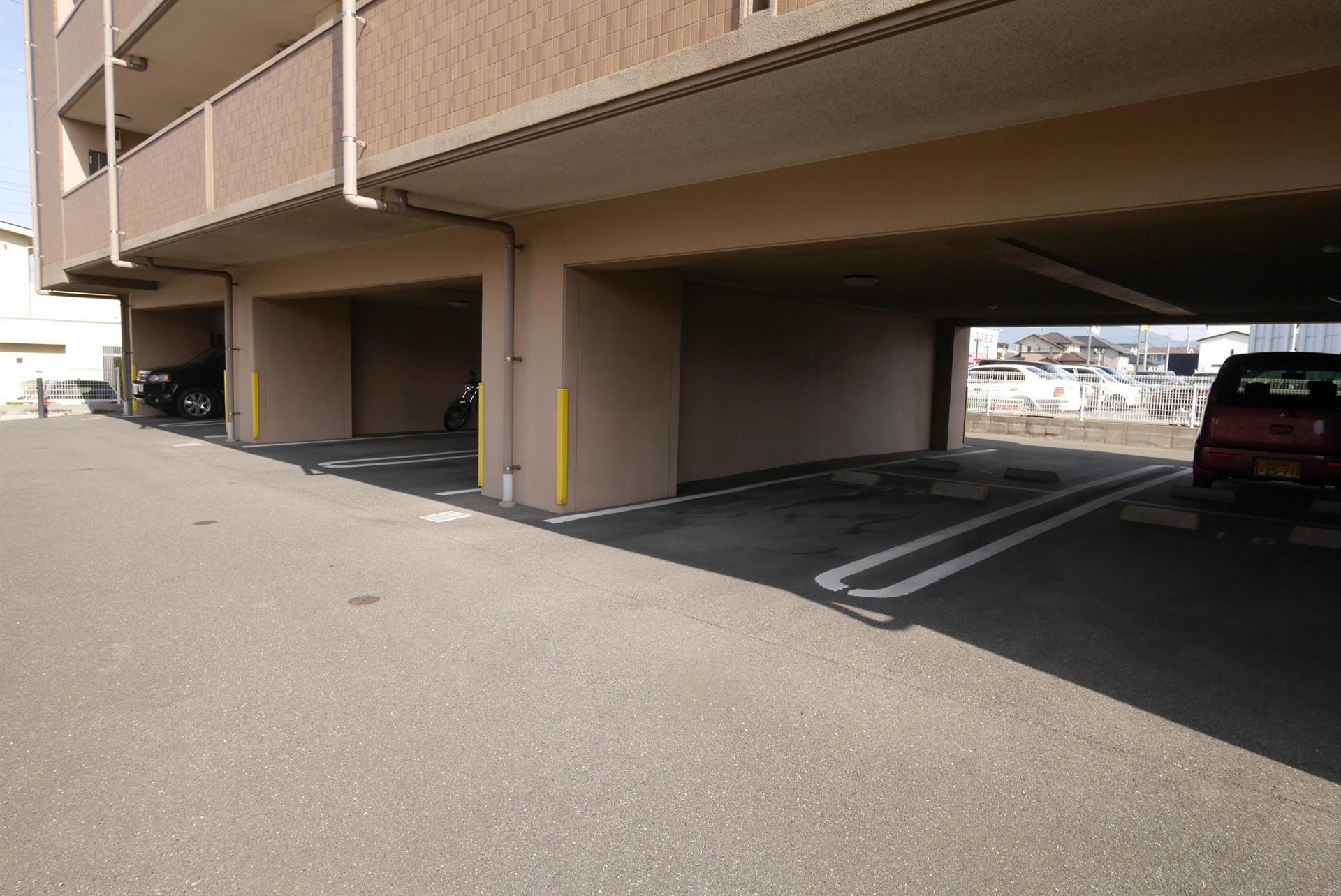 スーパー　カーニバルプラスひびきの店（スーパー）まで290m