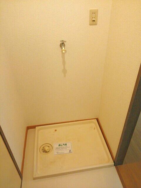 バルコニー　室内洗濯機置場