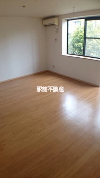 居室・リビング　別部屋写真流用