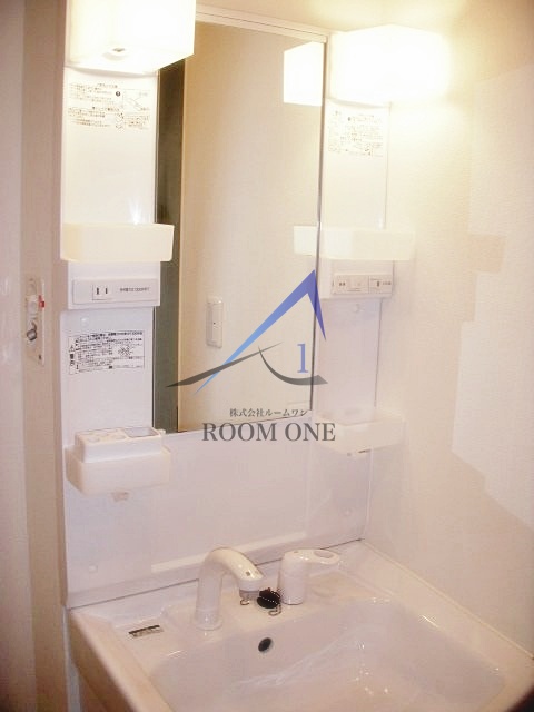 洗面設備　独立洗面台です。