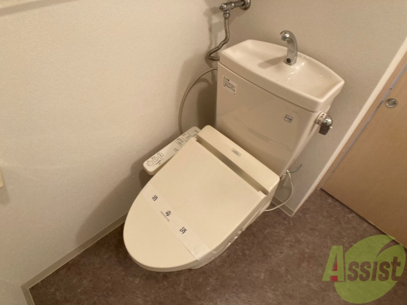 トイレ　こちらはトイレです。清潔感があり、安心して使用できます。