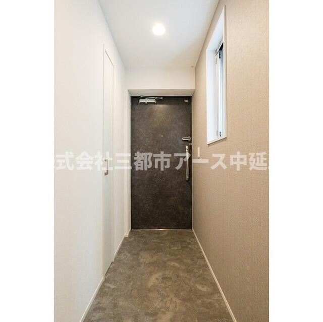 玄関　グランカーサ蒲田ウエスト
