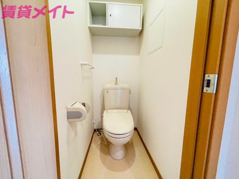 トイレ　同型参考写真です