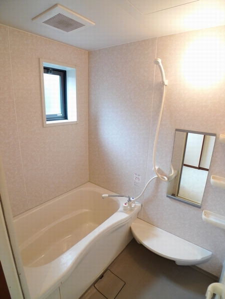 バス・シャワールーム　※室内写真は他の部屋のものになります。