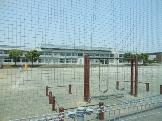 小学校　八王子市立七国小学校（小学校）まで931m