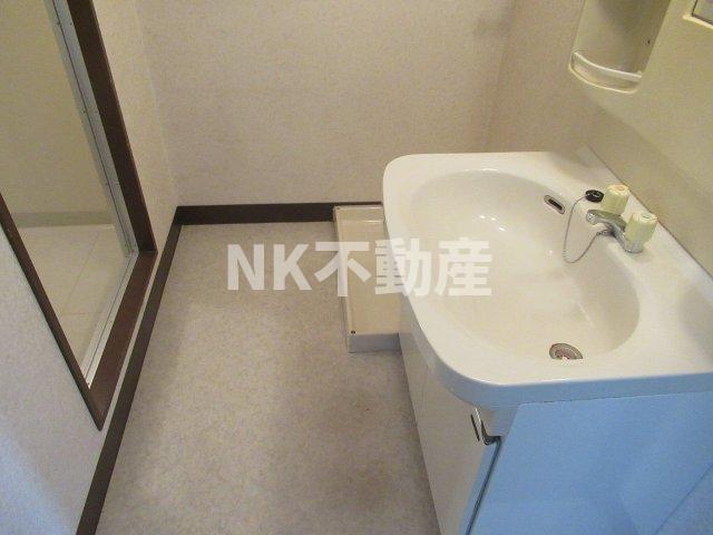 洗面設備　脱衣スペースもあります
