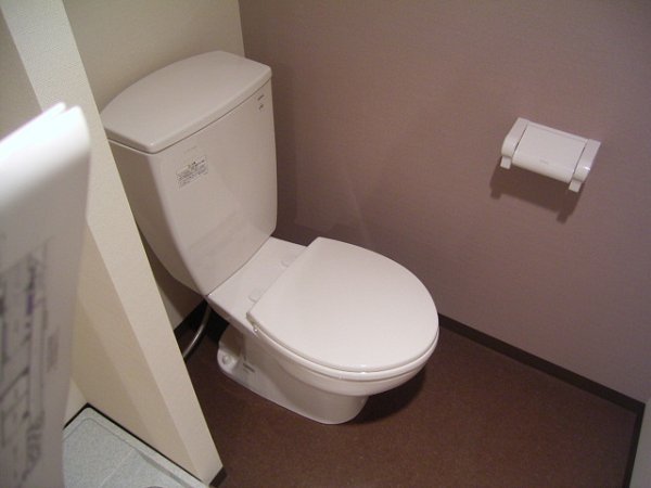 都営浅草線 馬込駅 徒歩8分 4階建 築18年のトイレ写真