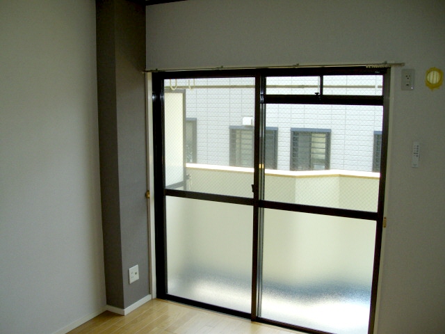 居室・リビング　アクセントクロスを使用したモデルルームです