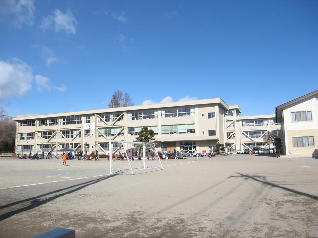 小学校　宇都宮市立宝木小学校（小学校）まで556m