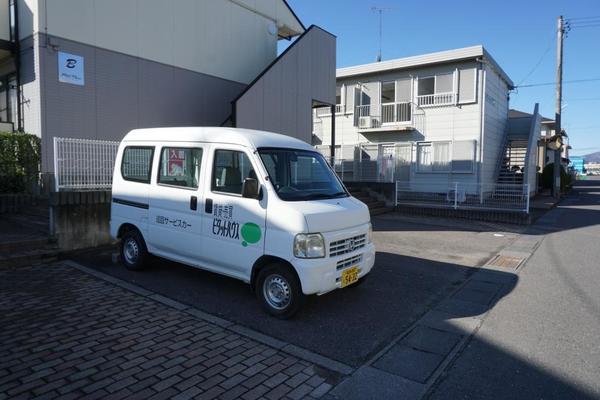 【郡山市大槻町のアパートの駐車場】