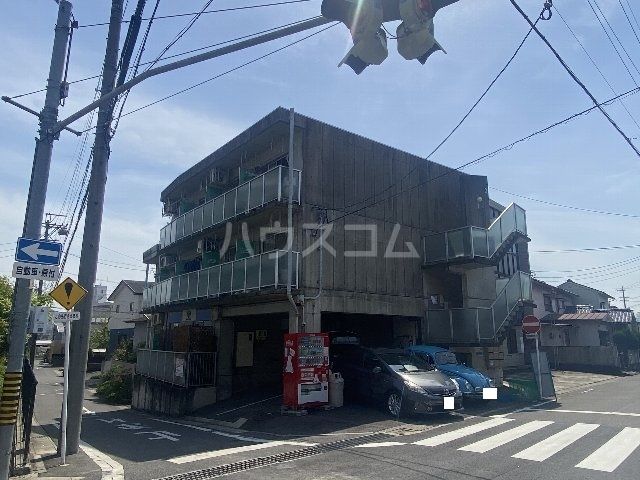 名古屋市名東区西山台のマンションの建物外観