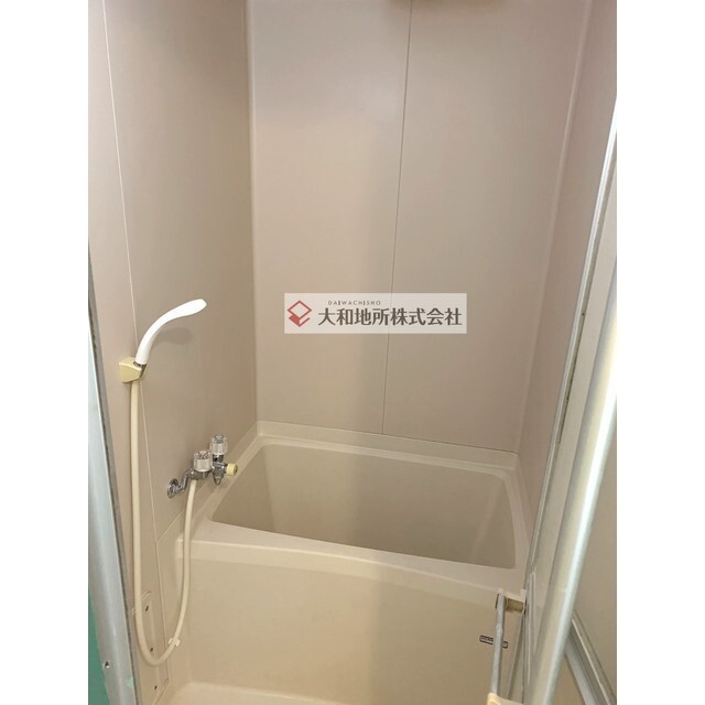 バス・シャワールーム　原状回復中のため他部屋写真です