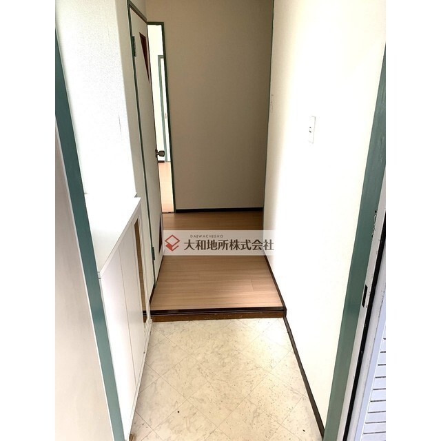 玄関　原状回復中のため他部屋写真です