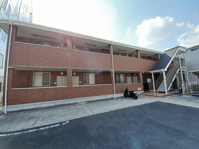 東大阪市藤戸新田のアパートの建物外観
