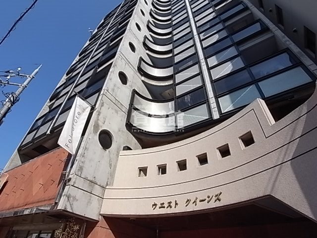 明石市野々上のマンションの建物外観