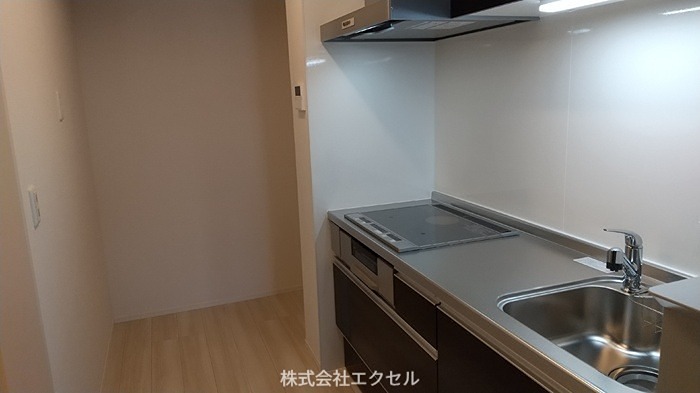 キッチン　コンロ付きのキッチンです。