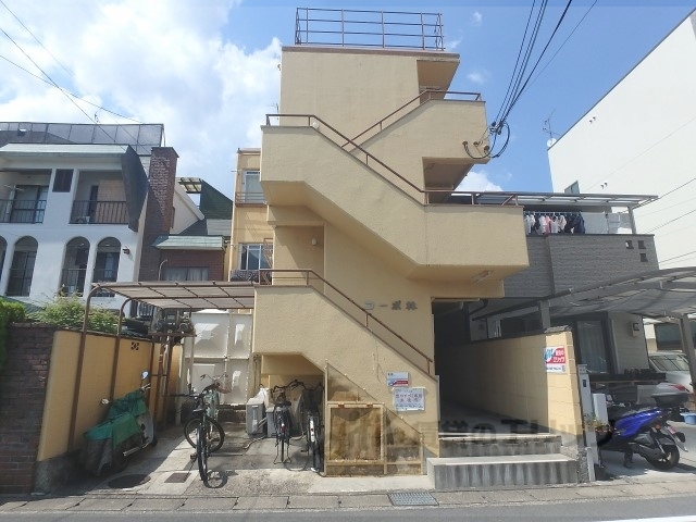 コーポ林の建物外観