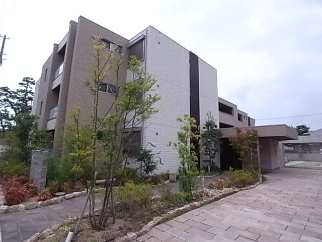 芦屋市平田町のマンションの建物外観