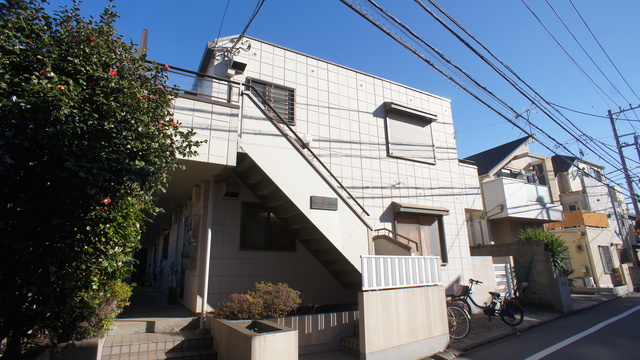 世田谷区松原のマンションの建物外観