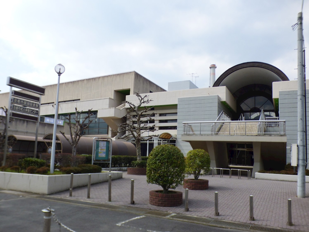 【ベル・アーバニティ伏見桃山東の図書館】