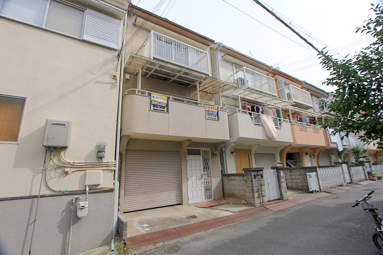 須山町貸家の建物外観