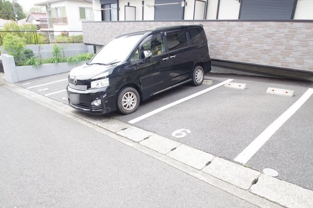 【アムール麻生の駐車場】