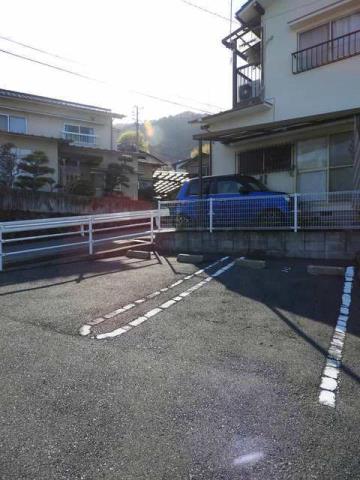 駐車場　エントランス