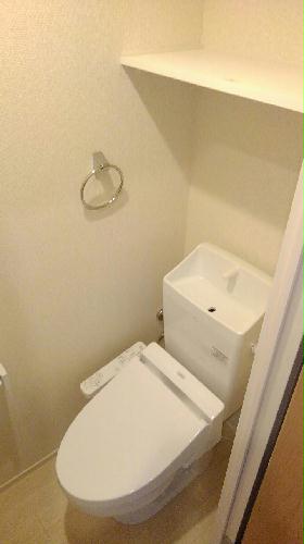 トイレ　温水洗浄便座付き