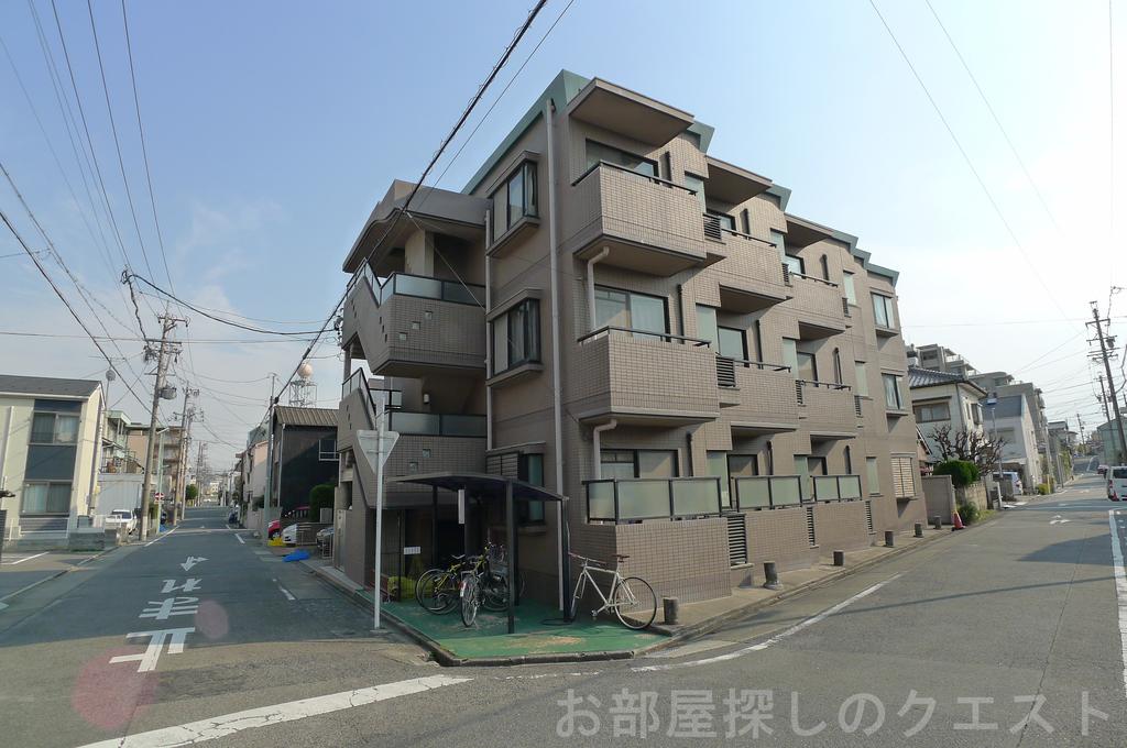 名古屋市昭和区川名町のマンションの建物外観