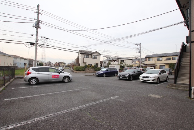 【ロイヤルパレスＩの駐車場】