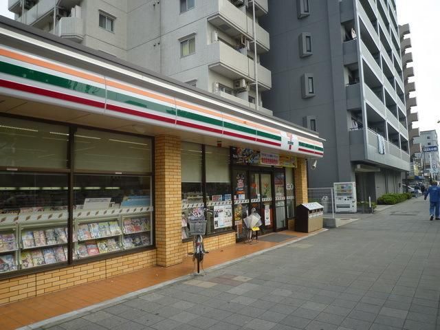 【横浜市鶴見区栄町通のマンションのコンビニ】