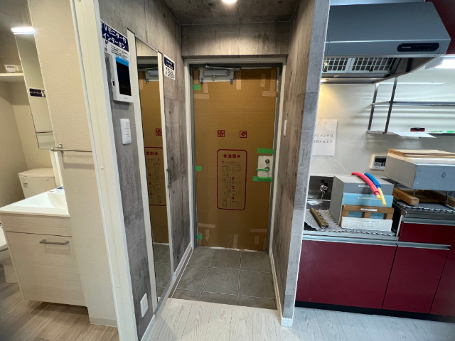 玄関　※写真は１０１号室