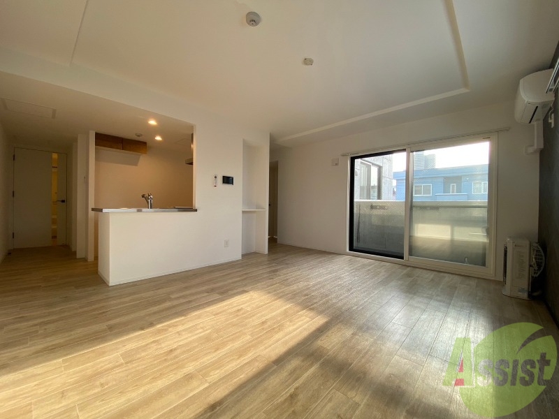 居室・リビング　広くてきれいなリビングです！快適に過ごせそうですね。