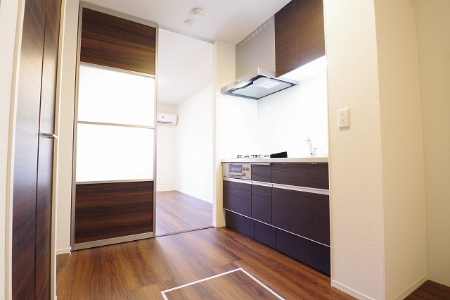 その他　別角度から見たキッチンです