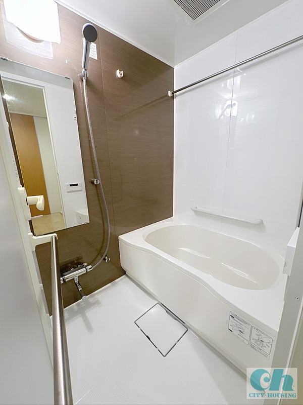 バス・シャワールーム　追い炊き機能付きのお風呂です♪