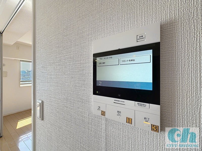 セキュリティ　来客者やコンシェルジュと会話ができるインターホンです♪