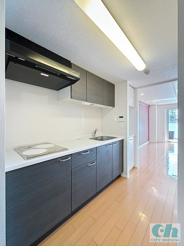 キッチン　2口IHコンロ付きのシステムキッチンです♪